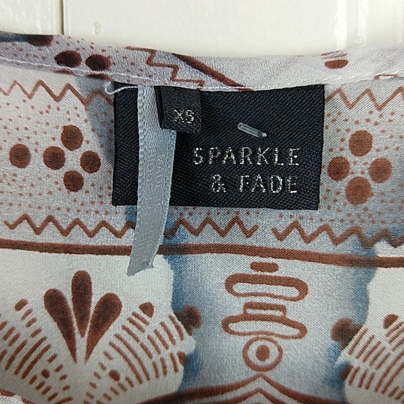 UO Sparkle & Fade Silk Boxy Batwing Blouse Crop X - Picture 4 of 9